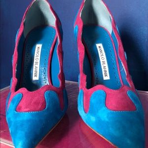 Manolo Blahnik Ulderica Suede Pointed-toe Pumps